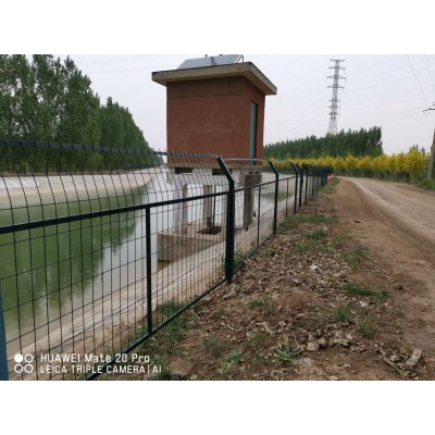 太原水库防护网 河道隔离栅 浸塑护栏网量大优惠