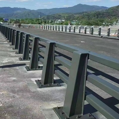 镀锌钢管护栏 不锈钢桥梁防护栏 道路隔离防撞栏
