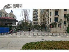 武汉钢精灵路桩 不锈钢防撞路桩 固定式路桩价格