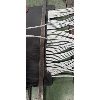 防撕裂钢丝绳芯输送带   阻燃钢丝绳输送带厂家