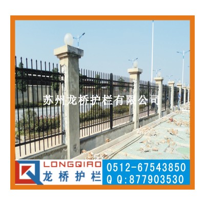 江阴工厂隔离栅厂 厂区院墙围墙栏杆 订制免焊接锌钢护栏