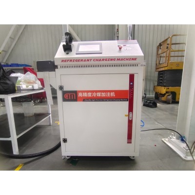 福建龙工选用春木冷媒加注机，提升空调加注效率